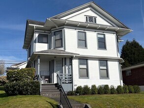 2601 Grand Ave, Unit 1 in Everett, WA - Building Photo - Building Photo