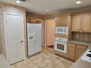 9506 Rustic Gate Rd in La Porte, TX - Building Photo - Building Photo