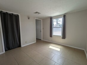 1646 N Columbus Blvd in Tucson, AZ - Building Photo - Building Photo