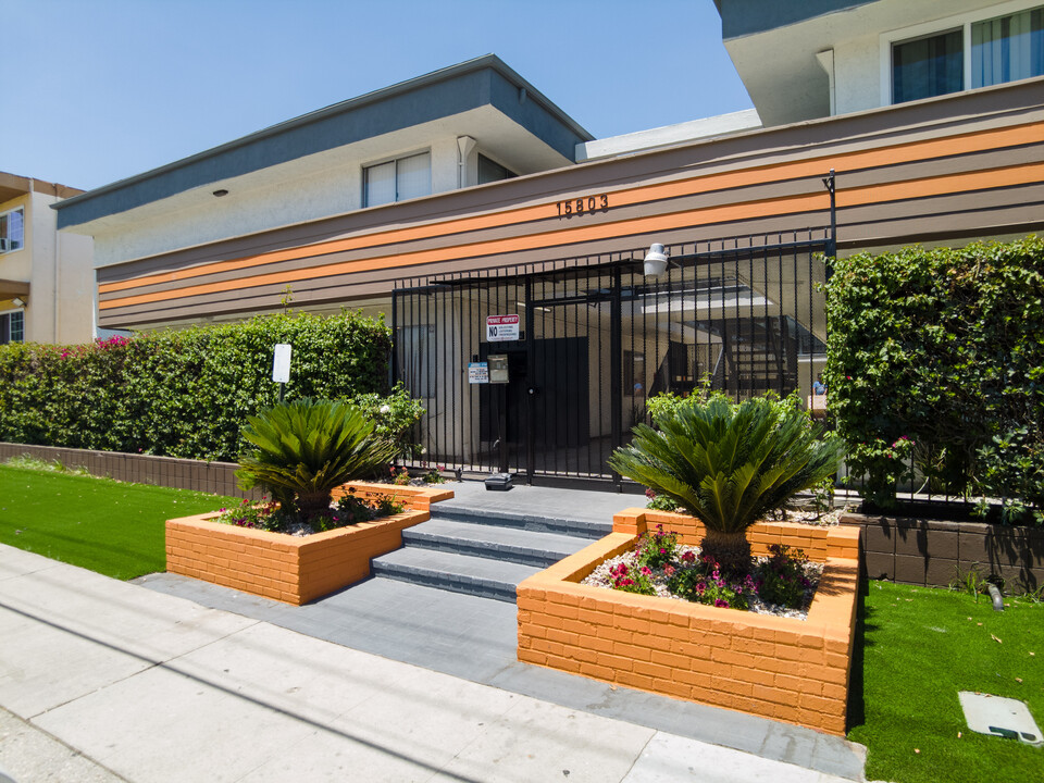 Saticoy Street in Van Nuys, CA - Building Photo