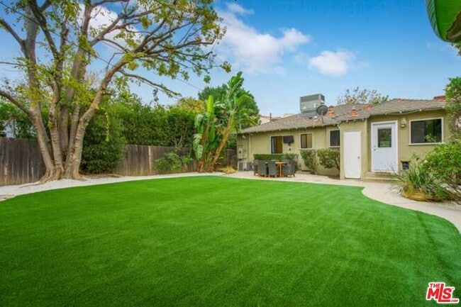 4437 Vantage Ave in Los Angeles, CA - Building Photo - Building Photo