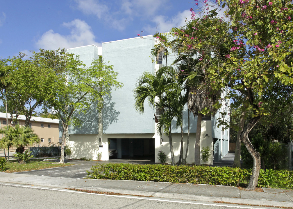 12105 NE 6th Ave in Miami, FL - Building Photo