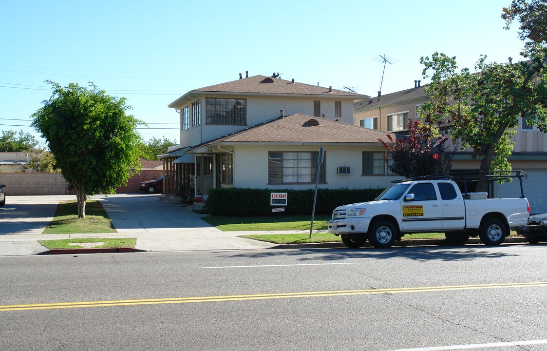 1338 E Broadway in Glendale, CA - Building Photo