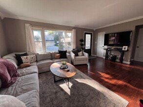 1336 N Eagle St in Naperville, IL - Building Photo - Building Photo