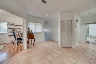 16332 Malibu Dr in Weston, FL - Building Photo - Building Photo