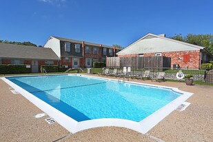 Towne Oaks I Apartments