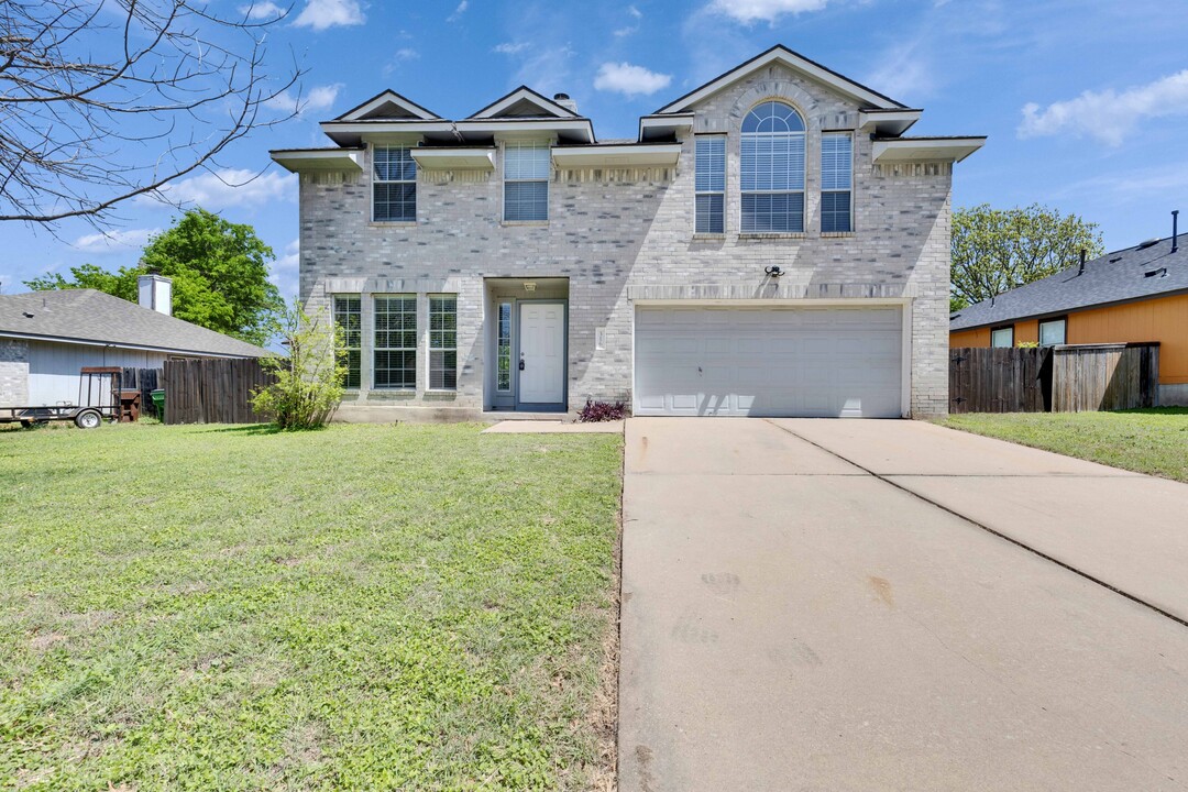 316 Country Aire Dr in Round Rock, TX - Foto de edificio