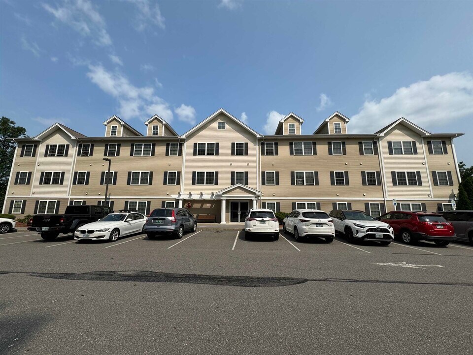 20 Sentinel Court in Manchester, NH - Building Photo