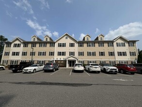 20 Sentinel Court in Manchester, NH - Building Photo - Building Photo