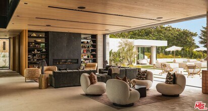 6889 Dume Dr in Malibu, CA - Building Photo - Building Photo