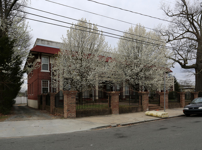 201 Broadway St in Durham, NC - Building Photo - Building Photo