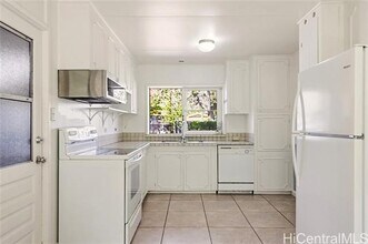 1032 Kainui Dr in Kailua, HI - Building Photo - Building Photo