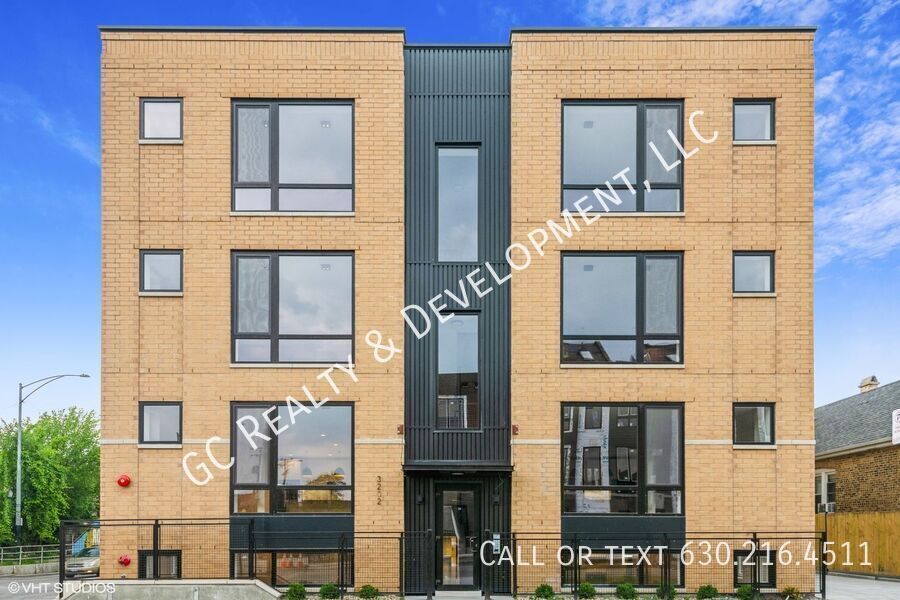 3202 N Kildare Ave in Chicago, IL - Building Photo