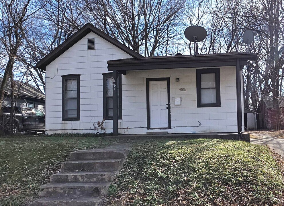 646 W Lynn St in Springfield, MO - Building Photo