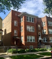 2439 W Gunnison St Apartments