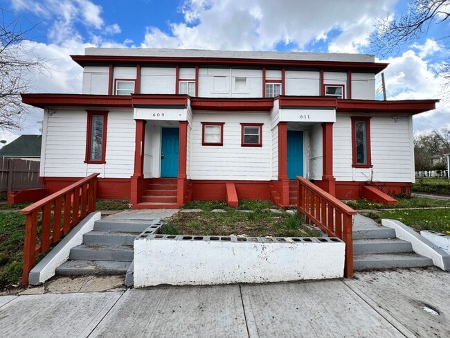 property at 609 Fremont Ave
