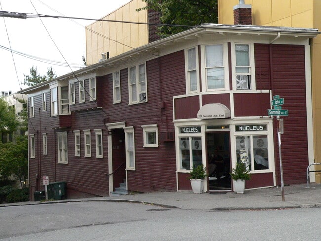 418 E John St, Unit Apt C