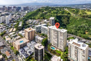 999 Wilder Ave in Honolulu, HI - Building Photo