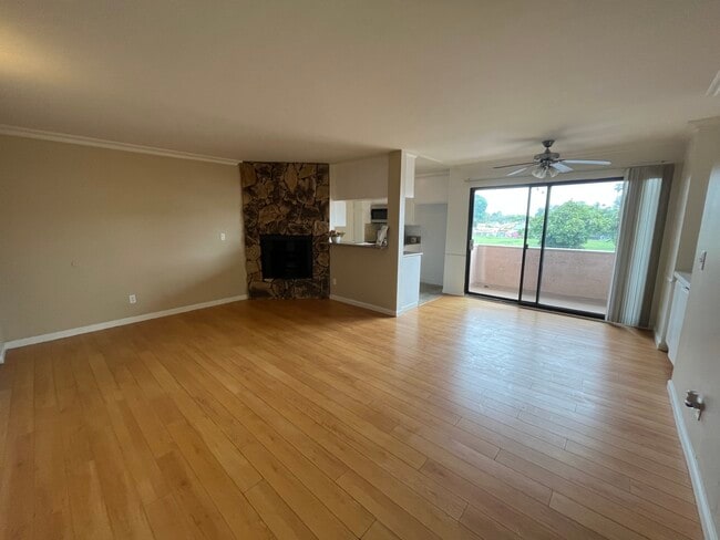 14157 Vanowen St, Unit 101