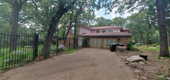 1815 Greenwood Dr in Denton, TX - Building Photo