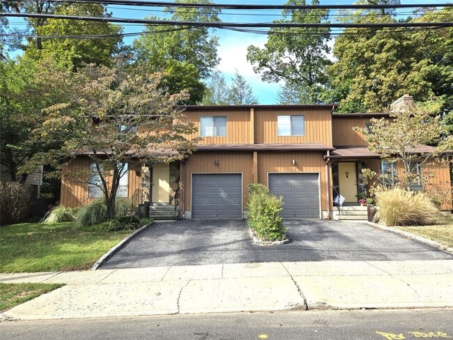 property at 11 Oldwood Rd S