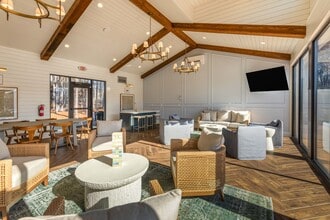 Luxe and Legends at Morganton Park Apartme... in Southern Pines, NC - Foto de edificio - Building Photo