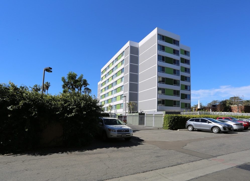 West Valley Towers in Van Nuys, CA - Foto de edificio