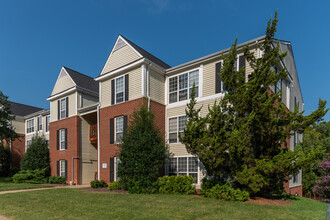 Townsend Square in Fredericksburg, VA - Building Photo - Building Photo