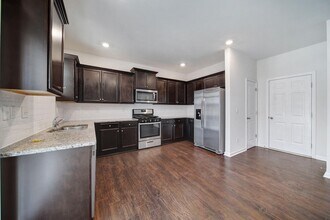 4918 Traynor Rd in Charlotte, NC - Building Photo - Building Photo