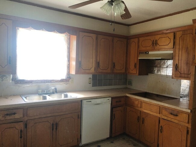 915 W Almar St in Malden, MO - Building Photo - Building Photo