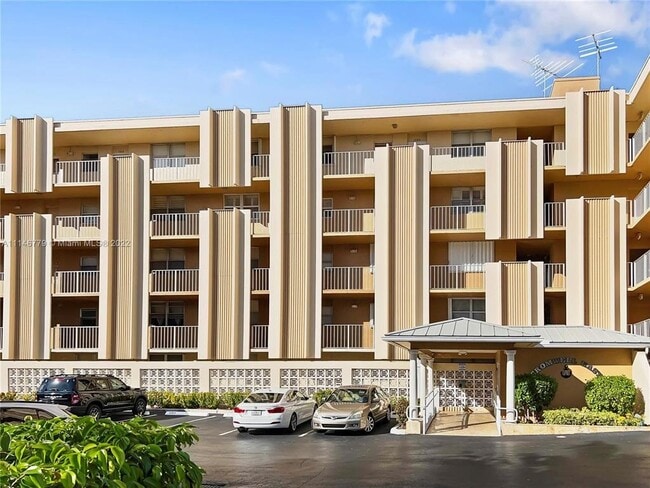 1777 SE 15th St, Unit 302 in Fort Lauderdale, FL - Building Photo - Building Photo