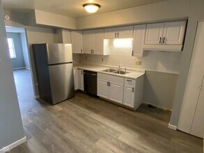 1329 Millerwood Ct in Lebanon, IN - Building Photo - Building Photo