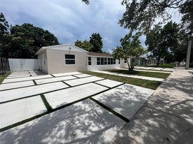 27 NE 5th Ave in Hialeah, FL - Building Photo
