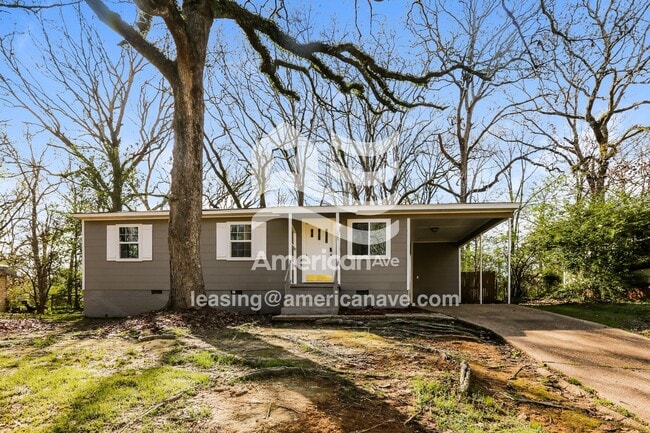 property at 2967 Woodside Dr
