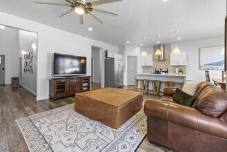 2052 W Bella Ln in Nampa, ID - Building Photo - Building Photo
