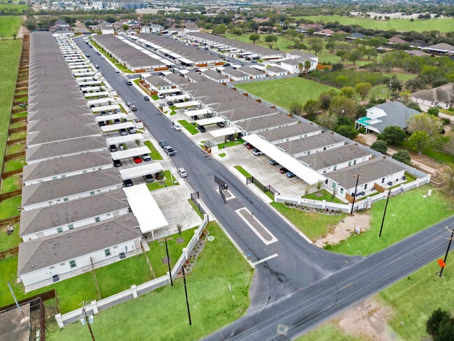 1304 Shavano Dr in Edinburg, TX - Building Photo - Building Photo