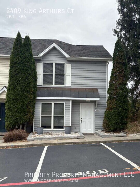 2409 King Arthurs Ct in Harrisonburg, VA - Building Photo