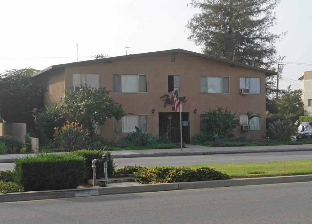 250 E Badillo St in Covina, CA - Building Photo