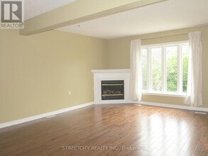 1155 S Wenige Dr in London, ON - Building Photo - Building Photo