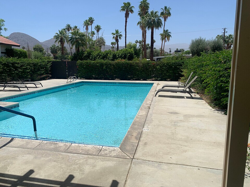 74549 Sagebrush Dr in Palm Desert, CA - Building Photo