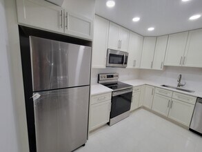 733 SE 1st Way in Deerfield Beach, FL - Building Photo - Building Photo