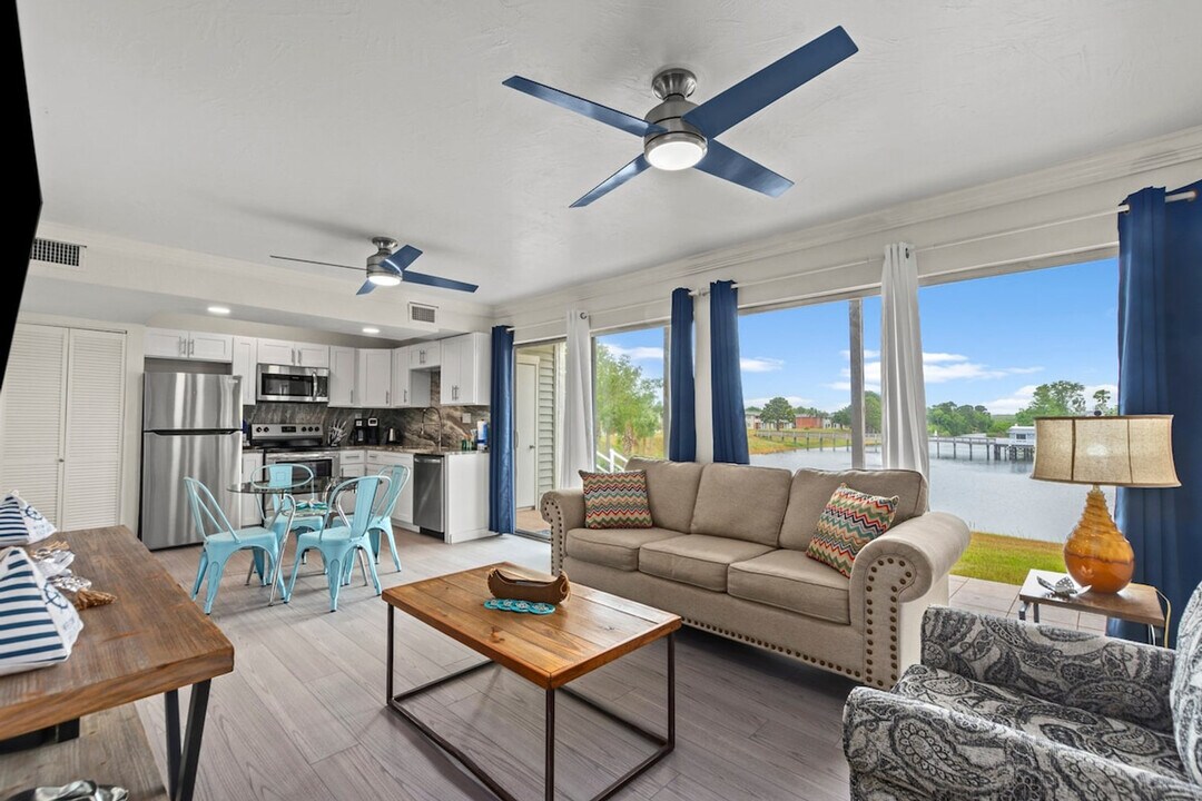 4000 Gulf Terrace Dr in Destin, FL - Building Photo