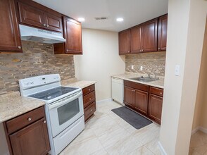 2910 Ritchie Marlboro Rd in Upper Marlboro, MD - Building Photo - Building Photo