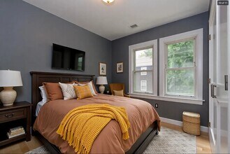 31-33 Thornton St. Unit 2 in Boston, MA - Building Photo - Building Photo