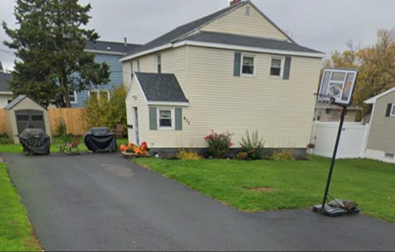 411 Snyder Ave in Syracuse, NY - Building Photo