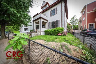 22 Grand View Ave, Unit 1 in Somerville, MA - Building Photo - Building Photo