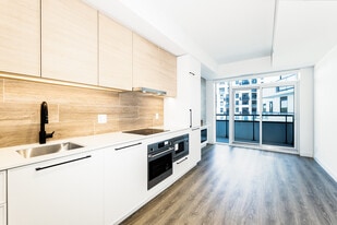 1050 Eastern Ave in Toronto, ON - Building Photo