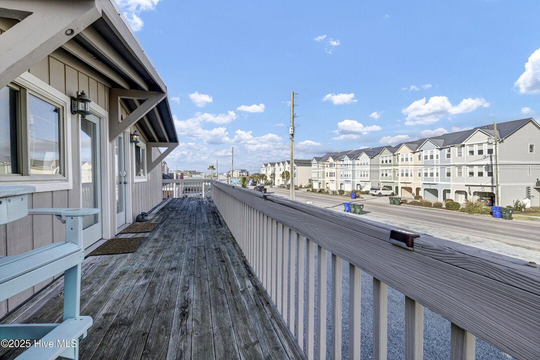 604 N New River Dr in Surf City, NC - Building Photo