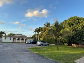 4063 SW 51st St in Fort Lauderdale, FL - Building Photo - Building Photo