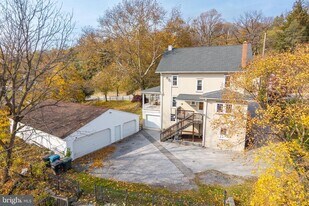 554 Blackhorse Hl Rd in Coatesville, PA - Building Photo